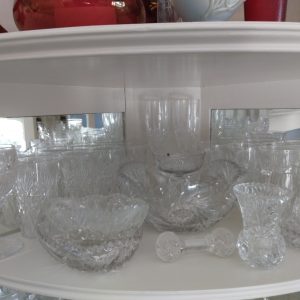 diningroom_180331_crystalGlasses