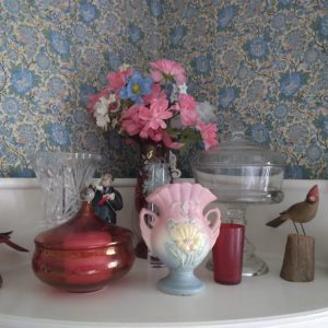 diningroom_090237_vasesCups