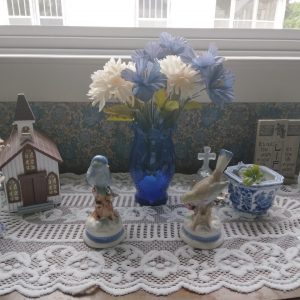 diningroom_090313_crockwithBirdTop