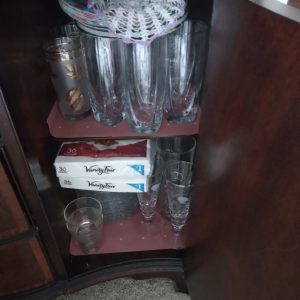diningroom_090633_fineGlassesInDresser