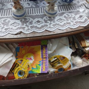 diningroom_091003_partyStuffInDrawer