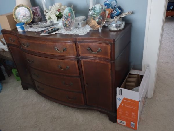 diningroom_115920789_diningDresser