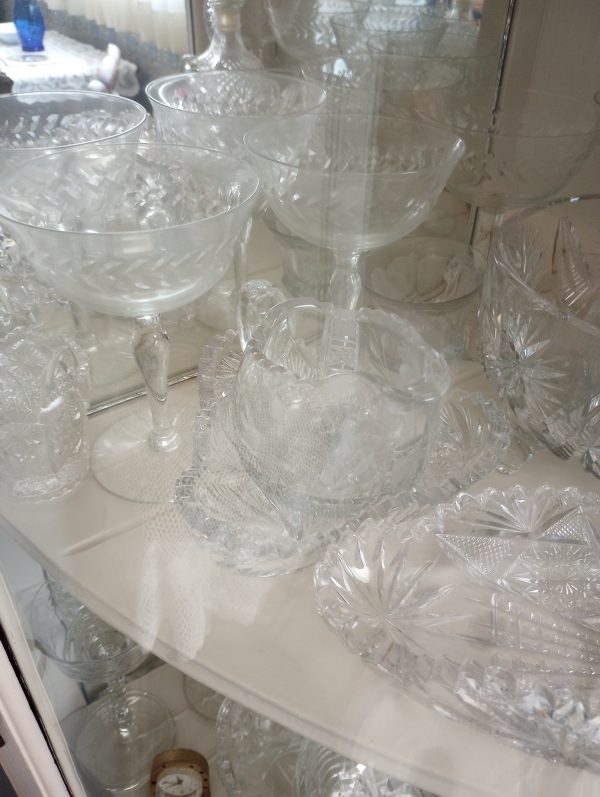 diningroom_115953364_crystal