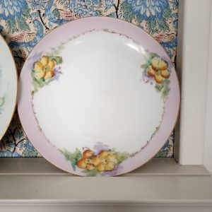 1002212_plates_084348750_threeYellowFlowers