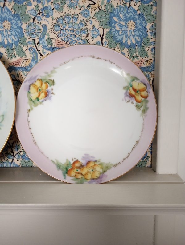 1002212_plates_084348750_threeYellowFlowers