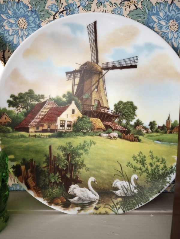1002233_plates_084627815_dutchmill