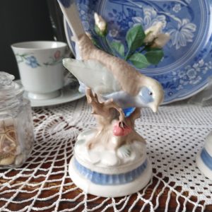 1002247_plates_084757231_birdStatue