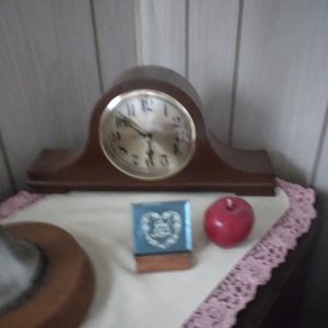 1003406_tvroom_175419_clock