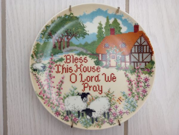 1003416_tvroom_133928041_plataBlessHouse