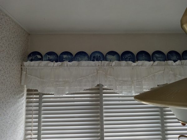 1004102_kitchen_140811_blueplates02