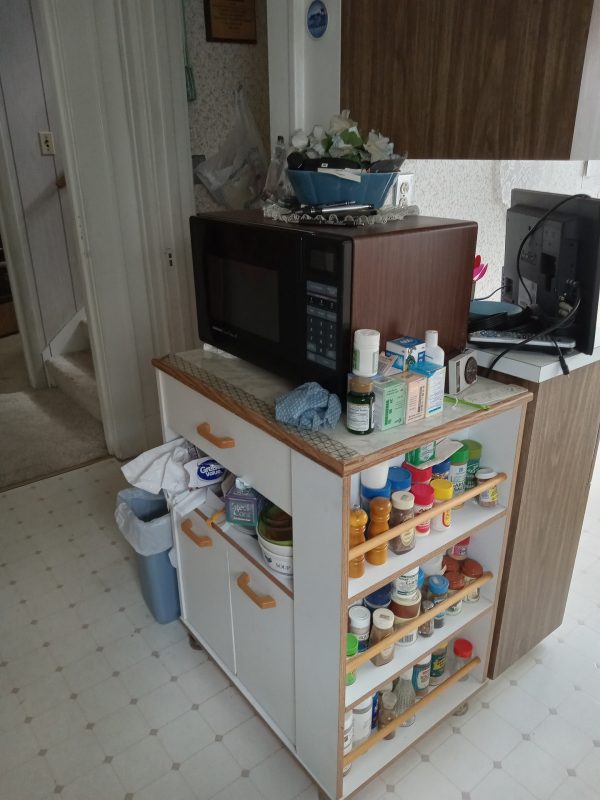 1004116_kitchen_140935_microwaveStand3
