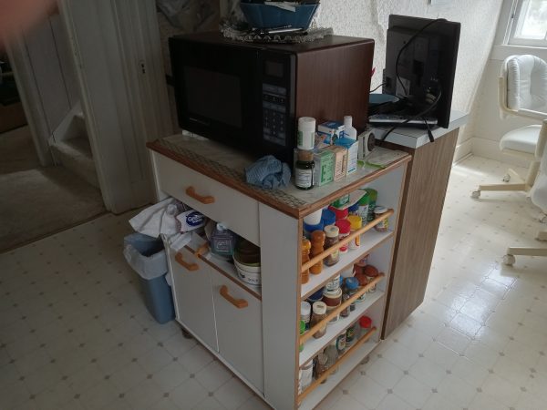 1004117_kitchen_140939_microwaveStand4