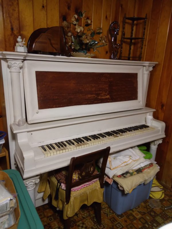 1005124_180740_uprightPiano