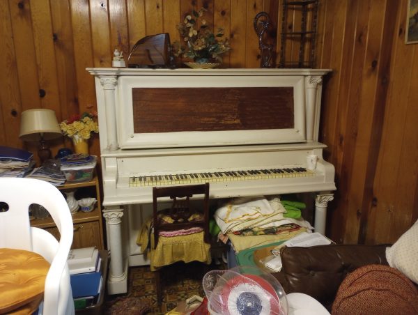 1005129_105257412_uprightPiano