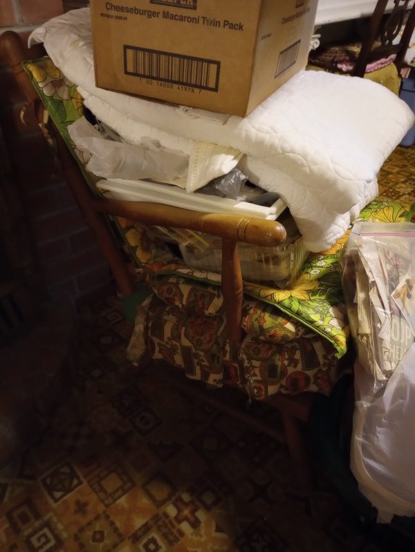 1005134_105526806_chairwithCushions