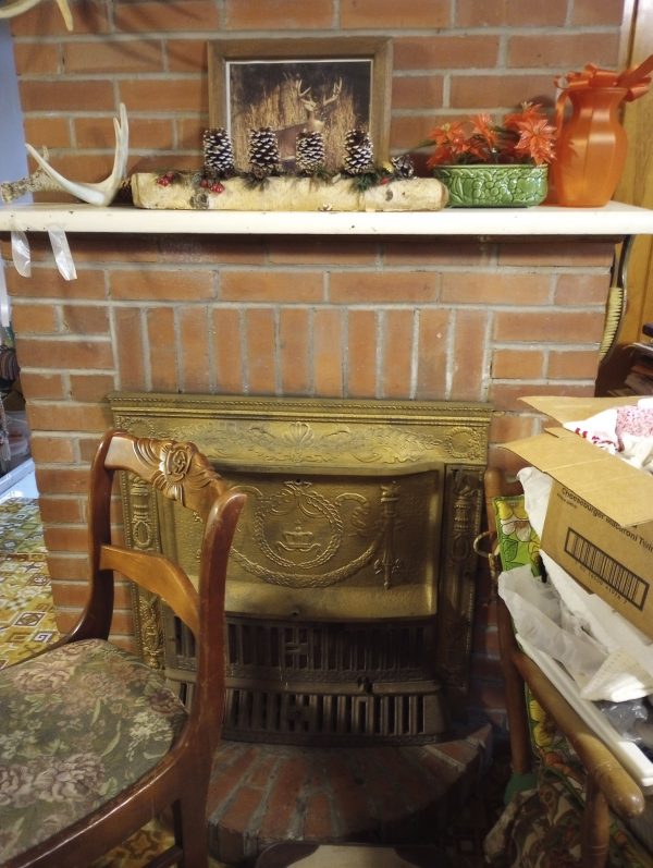 1005149_105655667_fireplace