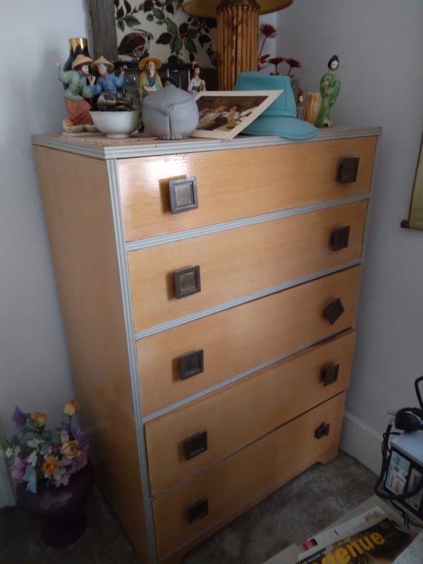 1006101_bedroom1_181021_almondDresser