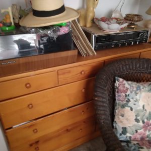 1006106_bedroom1_181110_10DrawerMapleDresser