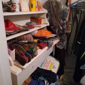 1006108_bedroom1_181156_kithenShelfDrawers