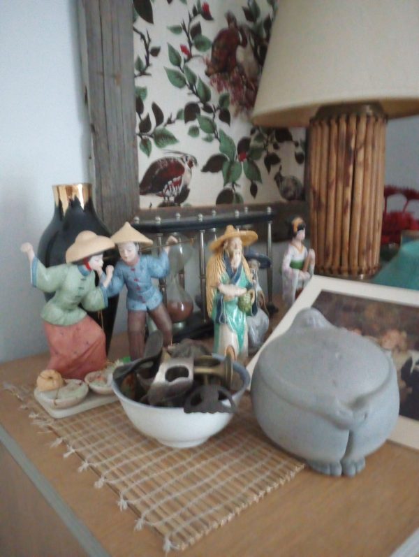 1006113_bedroom1_115504776_chineseFigures