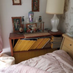 1006126_bedroom1_181251575_desk