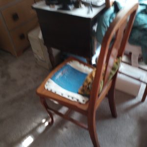 1006127_bedroom1_181257403_chair1