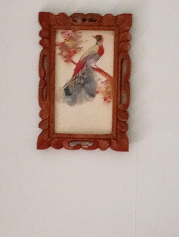1006142_bedroom1_181612693_featheredBirdFrame