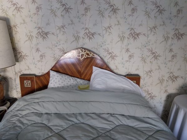 1007103_bedroom2_181250_macassarEbonyHeadboard