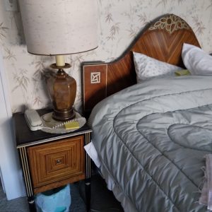 1007105_bedroom2_181309_Lamp