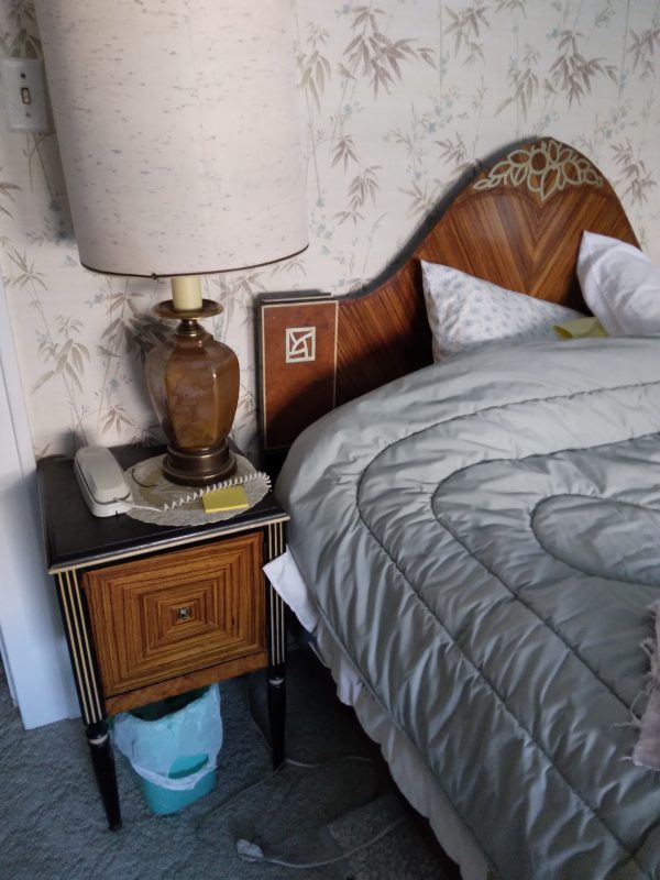 1007106_bedroom2_181319_macassarEbonyheadboardTable