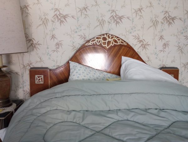 1007116_bedroom2_164857553_macassarEbonyHeadboard