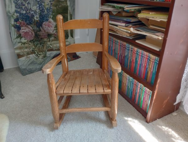 1007130_bedroom2_114953408_woodenChildsRockingChair