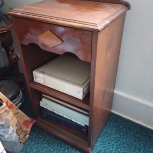 1008110_bedroom3_115228881_oldDresser