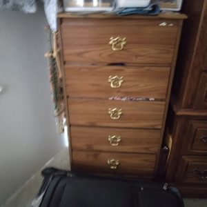 175716_dresser