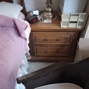 121546735_bedandbedTable