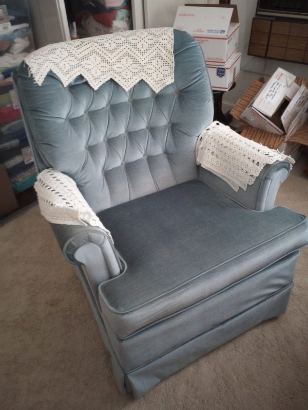 145206941_blueChair
