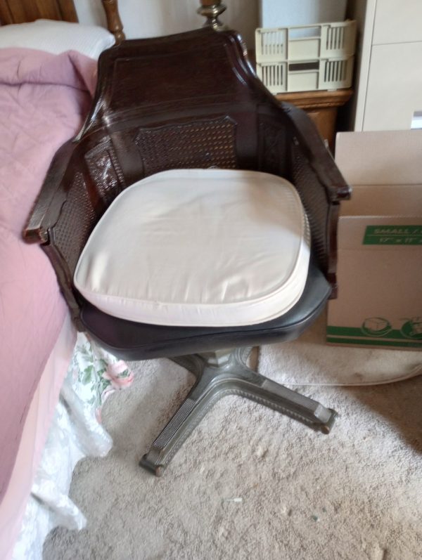 150736499_chair
