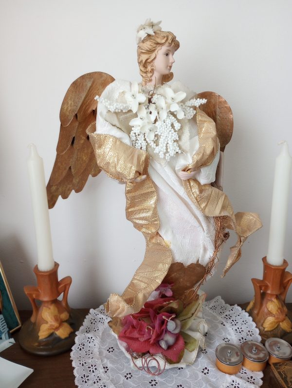 livingroom_085725780_Angel02