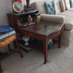 livingroom_085827508_endTable03