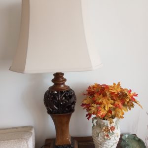 livingroom_145518169_sixLegSmallTable
