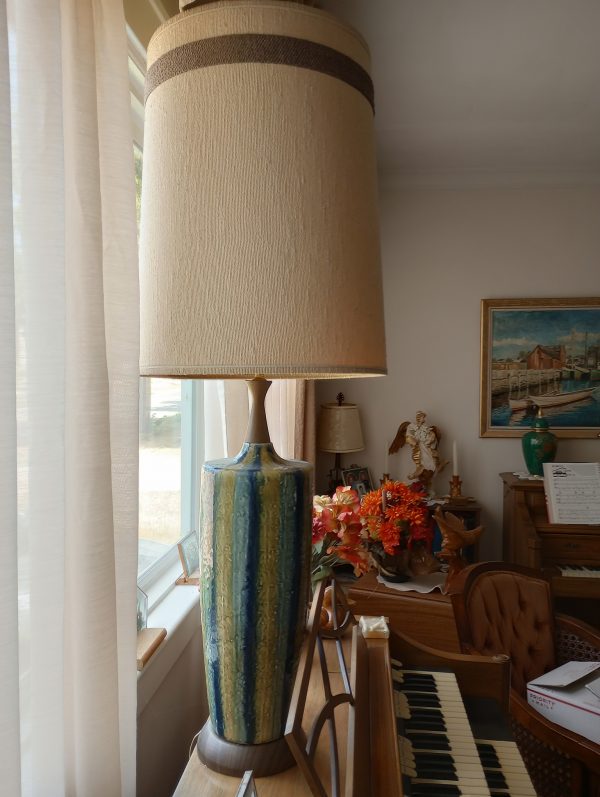 livingroom_145703726_LargeGreenLamp