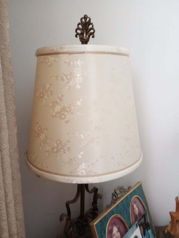 livingroom_145844621_Lamp