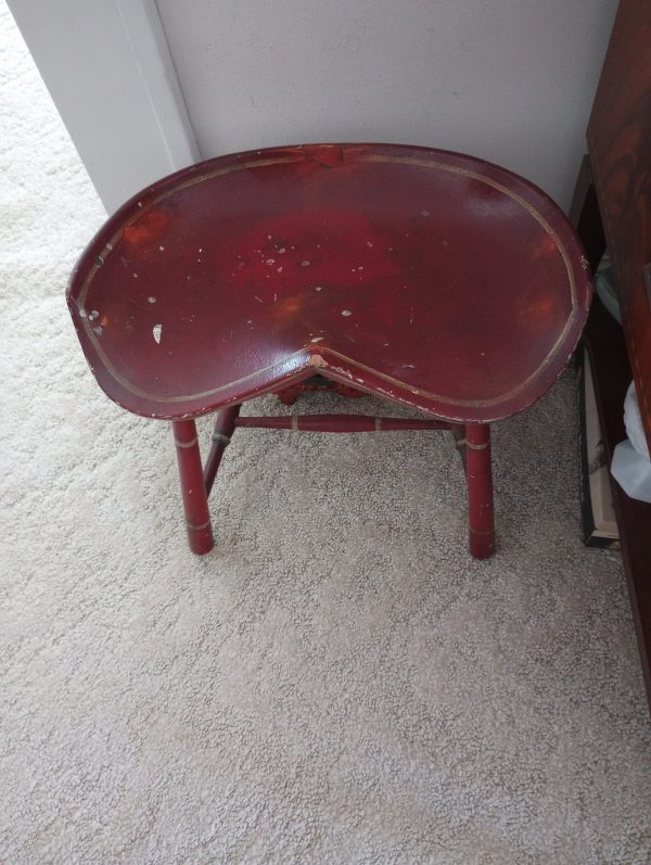 livingroom_150220433_curvedStool