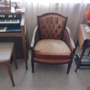 livingroom_175842_orangeChair