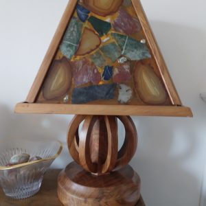 livingroom_182113_stainGlassLamp01
