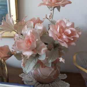 livingroom_182120_roseFlowerDisplay01