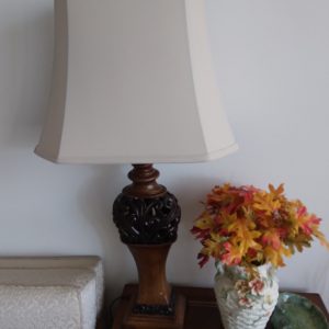 livingroom_182225_lamp2EndTable01