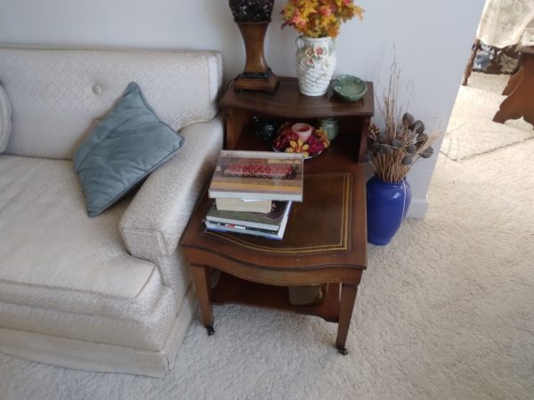 livingroom_182232_matchingEndTable01