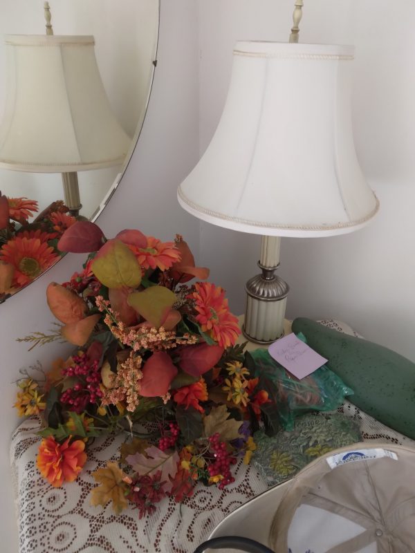 livingroom_182450_flowerLamp